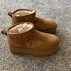 UGG Classic Ultra Mini Platform